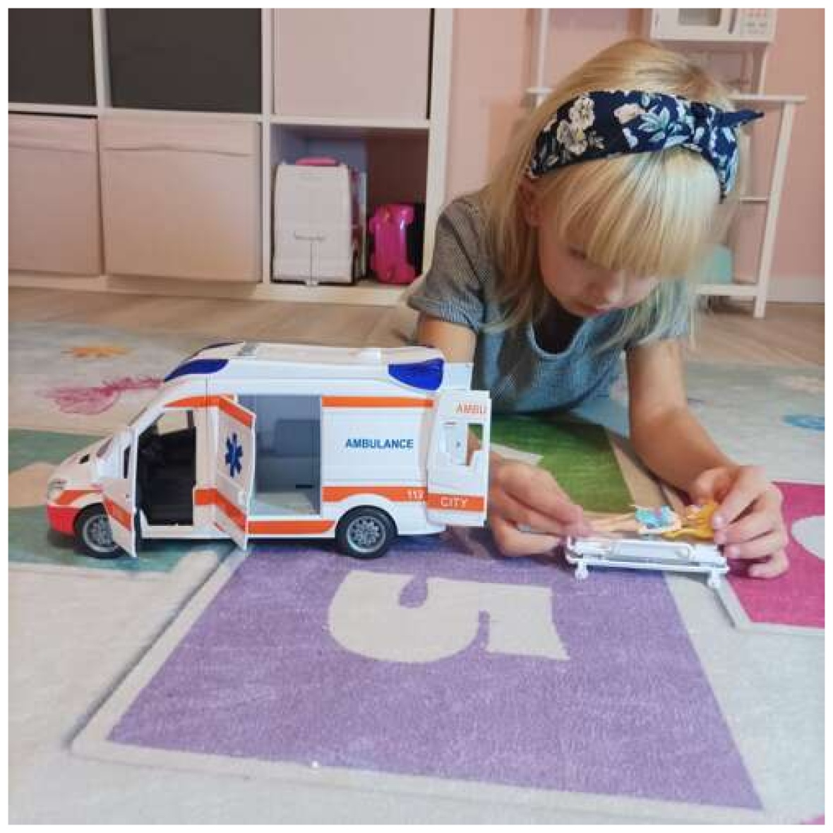 pol_pl_Karetka-pogotowia-ambulans-22731-17051_2