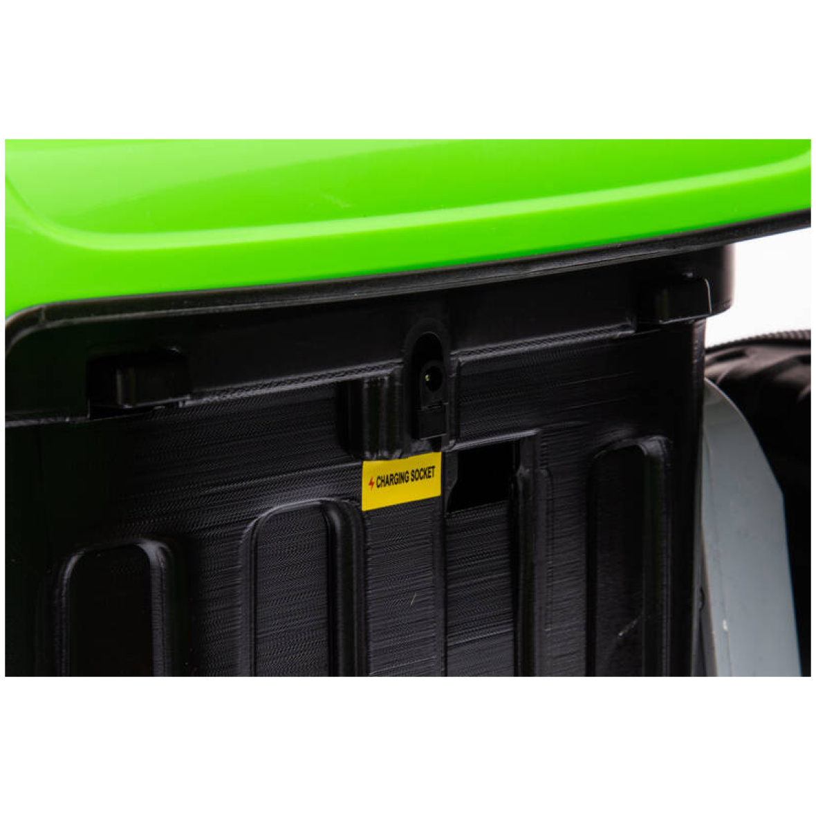 pol_pl_TRAKTOR-NA-AKUMULATOR-BBH-030-TRAKTOR-z-PRZYCZEPA-12V-EVA-ZIELONY-28335_34