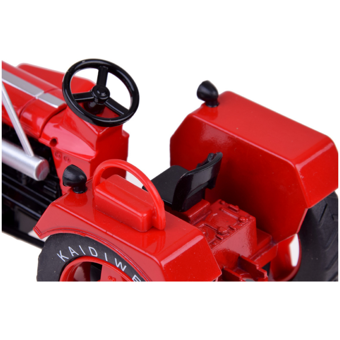 pol_pl_Czerwony-Metalowy-Traktor-z-przyczepka-Skretne-Gumowe-kola-1-18-ZA5202-21124_8