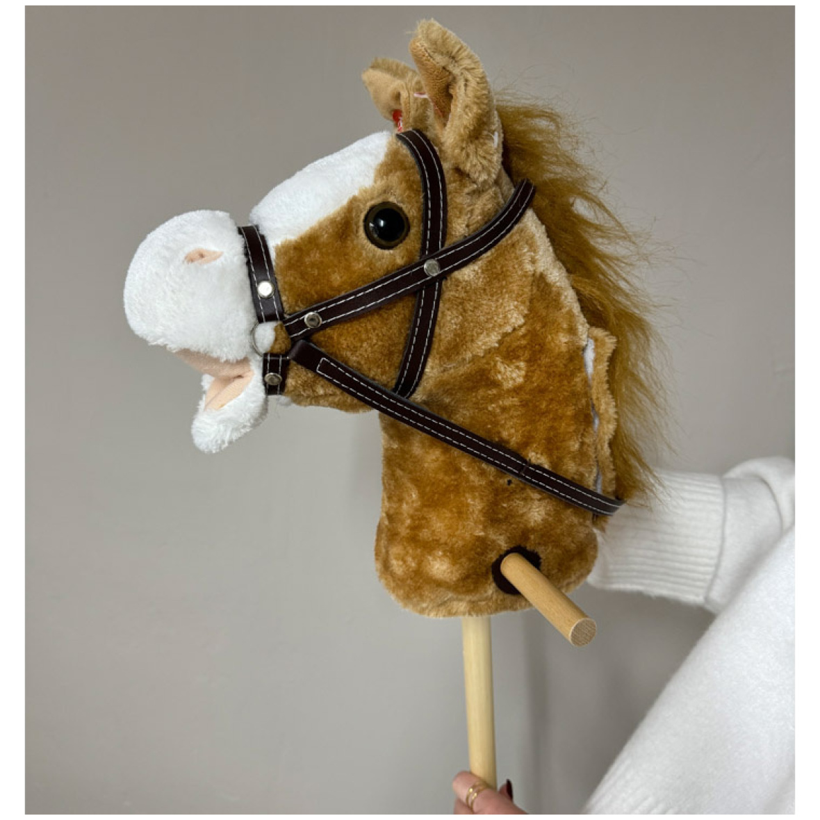 pol_pl_Hobby-Horse-Kon-na-patyku-Dzwiek-galopu-i-rzenia-ruchomy-pysk-ZA5442-21508_6