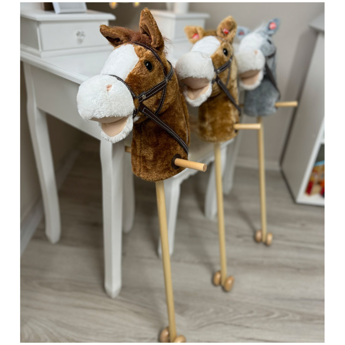 pol_pl_Hobby-Horse-Kon-na-patyku-Dzwiek-galopu-i-rzenia-ruchomy-pysk-ZA5442-21510_2