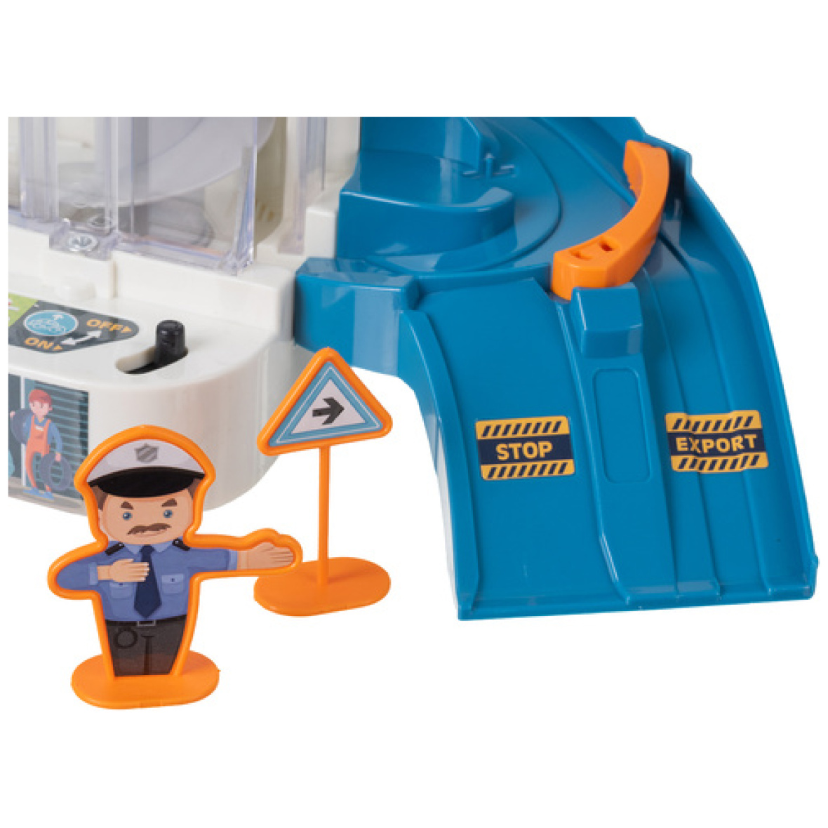 pol_pl_Parking-garaz-samochodowy-z-winda-26606-18630_3