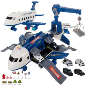 pol_pl_Samolot-policyjny-rozkladany-parking-26680-18479_14