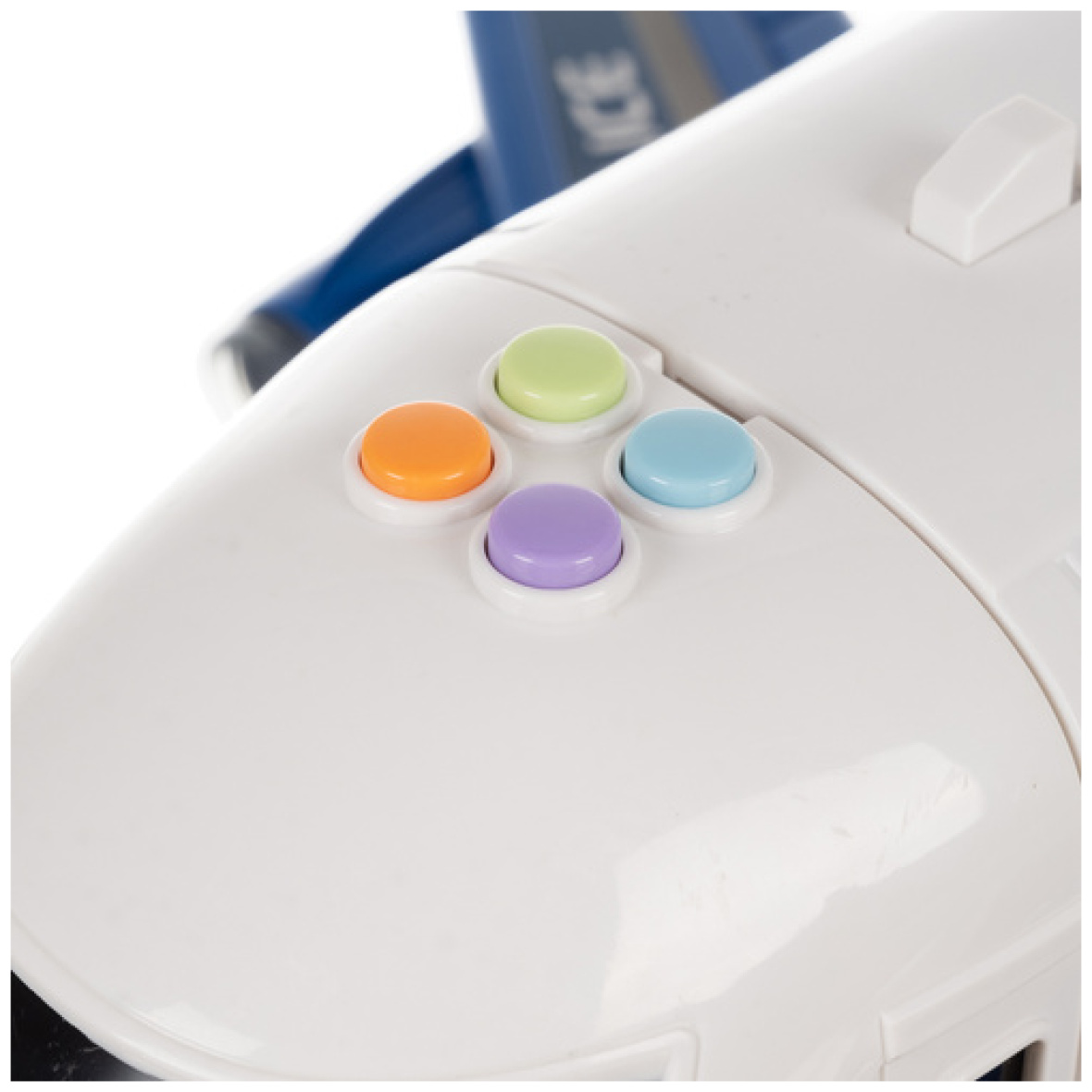 pol_pl_Samolot-policyjny-rozkladany-parking-26680-18479_4