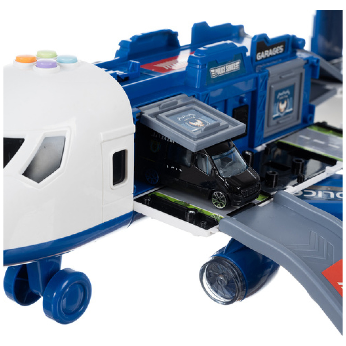 pol_pl_Samolot-policyjny-rozkladany-parking-26680-18479_8