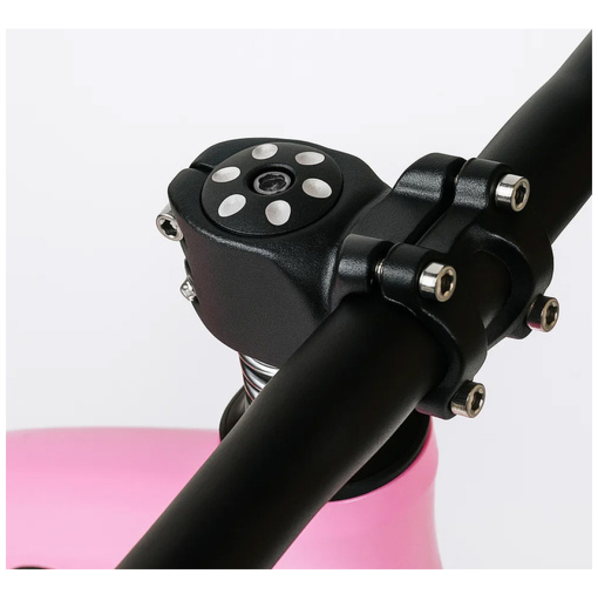 pol_pl_Rowerek-biegowy-rozowy-Kruzzel-25768-18263_5