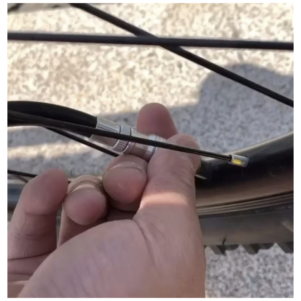 pol_pm_Pompka-rowerowa-reczna-Trizand-25392-18102_1