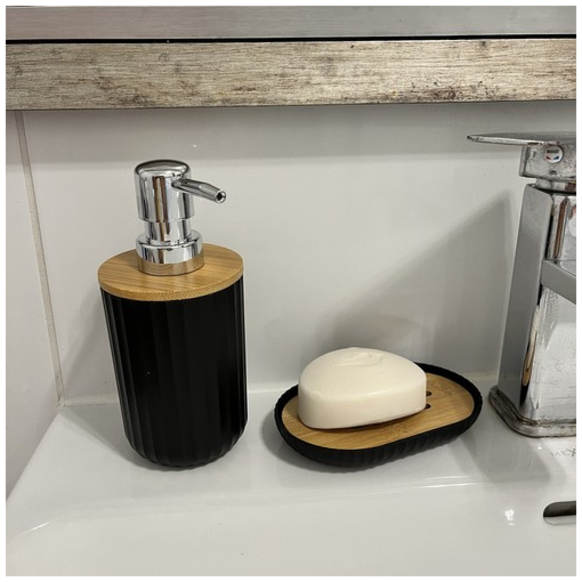 pol_pl_Zestaw-akcesoriow-lazienkowych-czarny-Ruhhy24636-17842_13