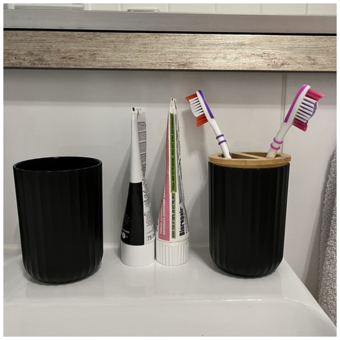 pol_pl_Zestaw-akcesoriow-lazienkowych-czarny-Ruhhy24636-17842_14